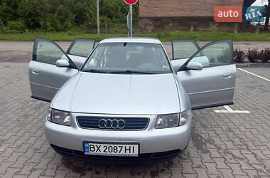 Хетчбек Audi A3 1999 в 