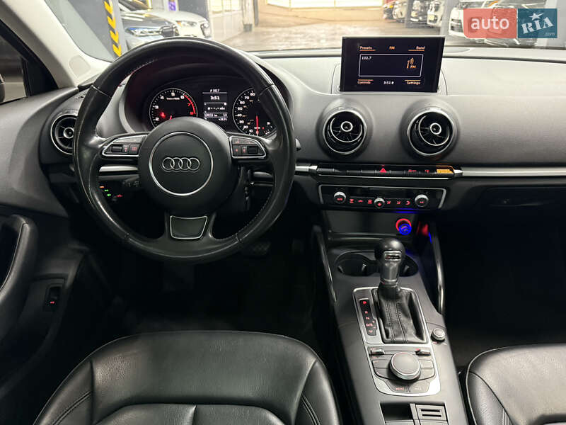 Седан Audi A3 2014 в Одессе