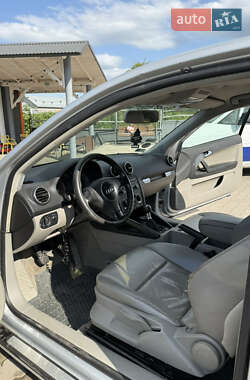 Хэтчбек Audi A3 2003 в 