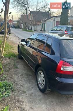 Хэтчбек Audi A3 2003 в 
