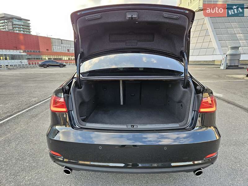 Седан Audi A3 2016 в Днепре