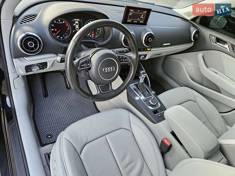 Седан Audi A3 2016 в Днепре