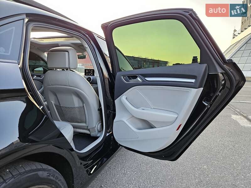 Седан Audi A3 2016 в Днепре