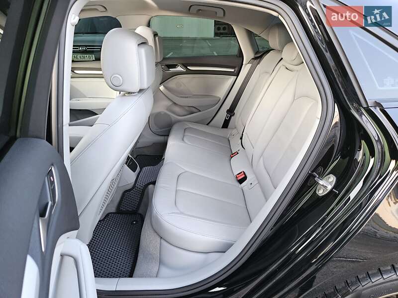 Седан Audi A3 2016 в Днепре