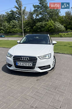 Хэтчбек Audi A3 2016 в 