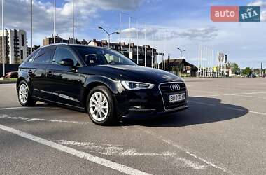 Хэтчбек Audi A3 2016 в Киеве