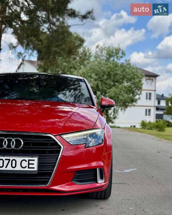 Седан Audi A3 2016 в Киеве