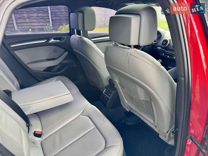 Седан Audi A3 2016 в Киеве