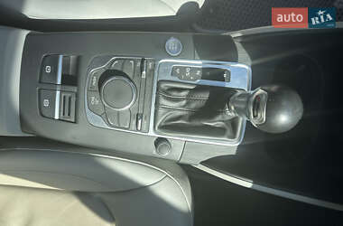 Седан Audi A3 2016 в 