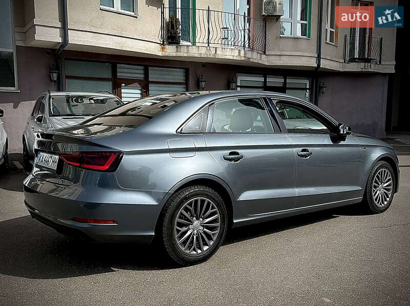 Седан Audi A3 2016 в Києві