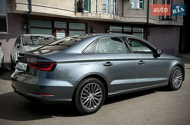 Седан Audi A3 2016 в 
