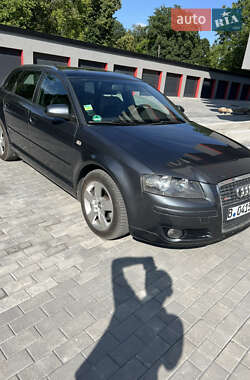 Хэтчбек Audi A3 2005 в 