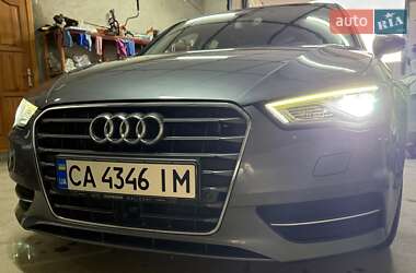 Хетчбек Audi A3 2015 в 
