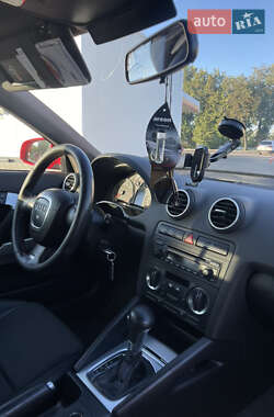 Хэтчбек Audi A3 2006 в 