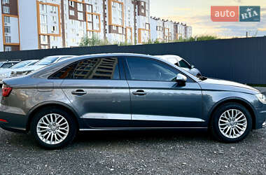 Седан Audi A3 2016 в 