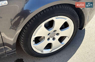 Хэтчбек Audi A3 2003 в 
