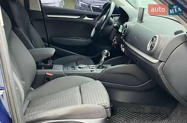 Хэтчбек Audi A3 2016 в 