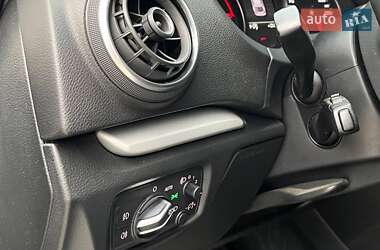 Хэтчбек Audi A3 2016 в 