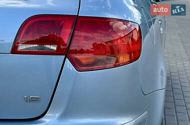 Хэтчбек Audi A3 2006 в 