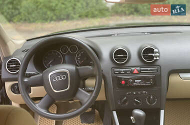 Хэтчбек Audi A3 2006 в 