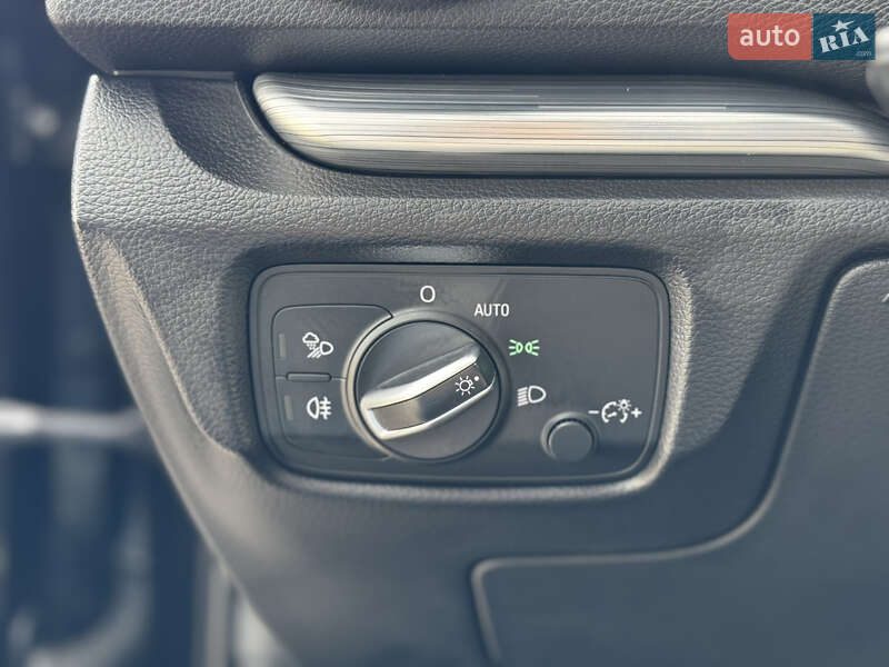 Седан Audi A3 2019 в Киеве