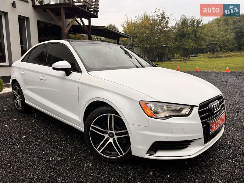 Седан Audi A3 2015 в Львове