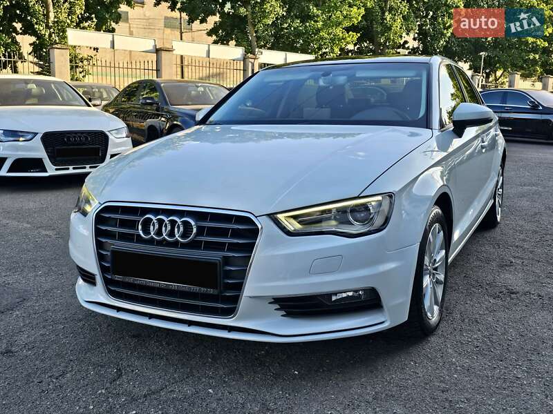 Седан Audi A3 2015 в Одессе