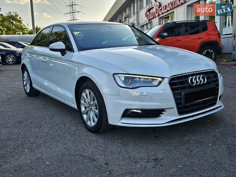 Седан Audi A3 2015 в Одессе