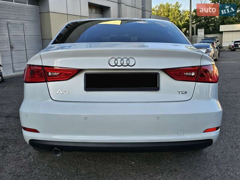 Седан Audi A3 2015 в Одессе
