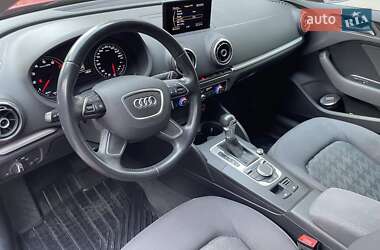 Хэтчбек Audi A3 2016 в 