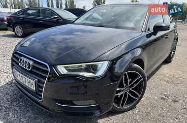 Хэтчбек Audi A3 2015 в 