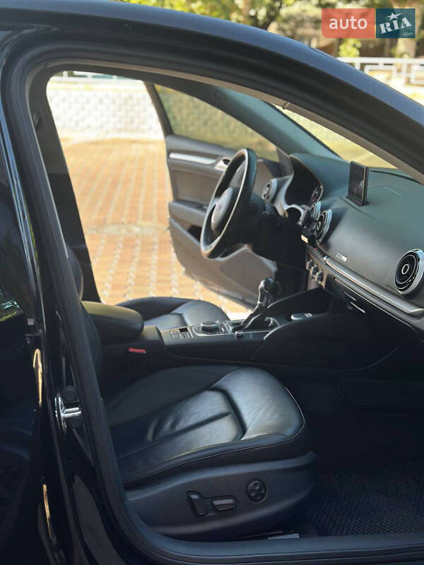 Седан Audi A3 2016 в Одессе