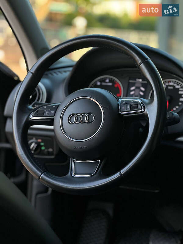 Седан Audi A3 2016 в Одессе