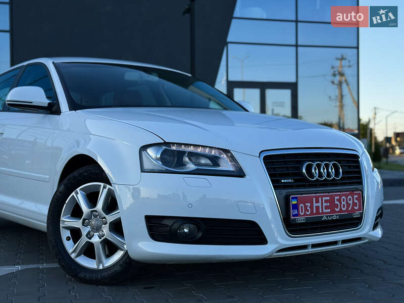 Хэтчбек Audi A3 2010 в Луцке