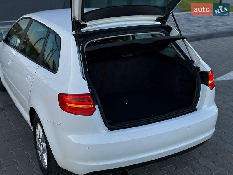Хэтчбек Audi A3 2010 в Луцке