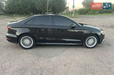 Седан Audi A3 2015 в 