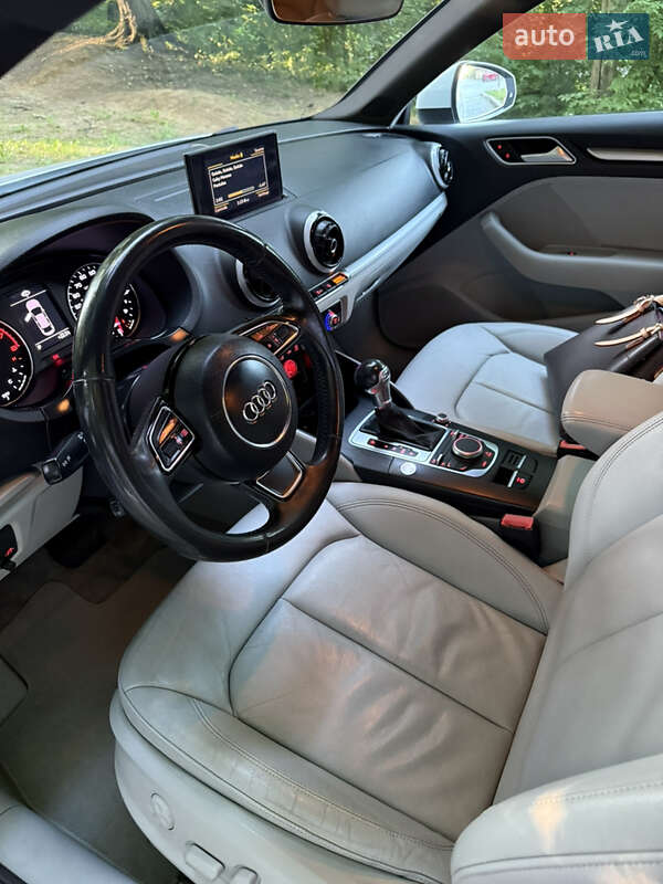 Седан Audi A3 2015 в Черновцах