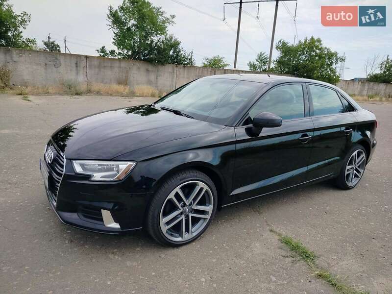 Седан Audi A3 2016 в 