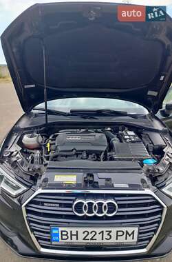 Седан Audi A3 2016 в 