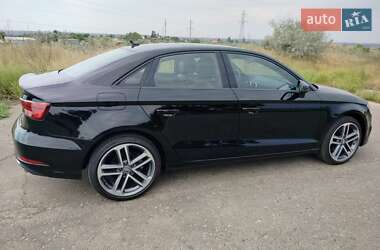 Седан Audi A3 2016 в 