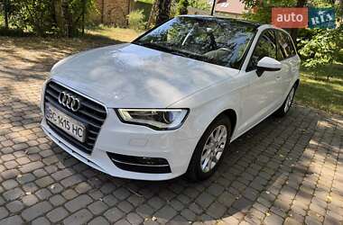 Хэтчбек Audi A3 2015 в 