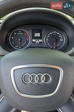 Хэтчбек Audi A3 2015 в 