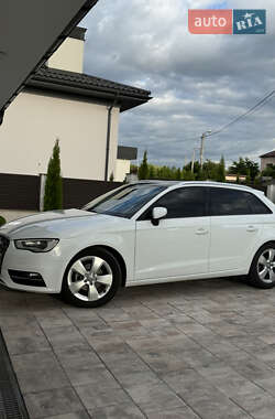 Хетчбек Audi A3 2016 в Львові