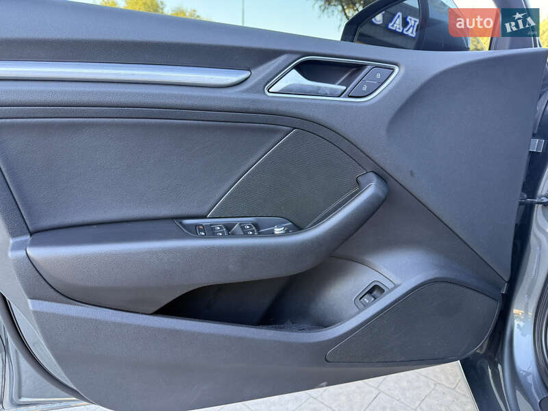 Седан Audi A3 2014 в Новояворовске