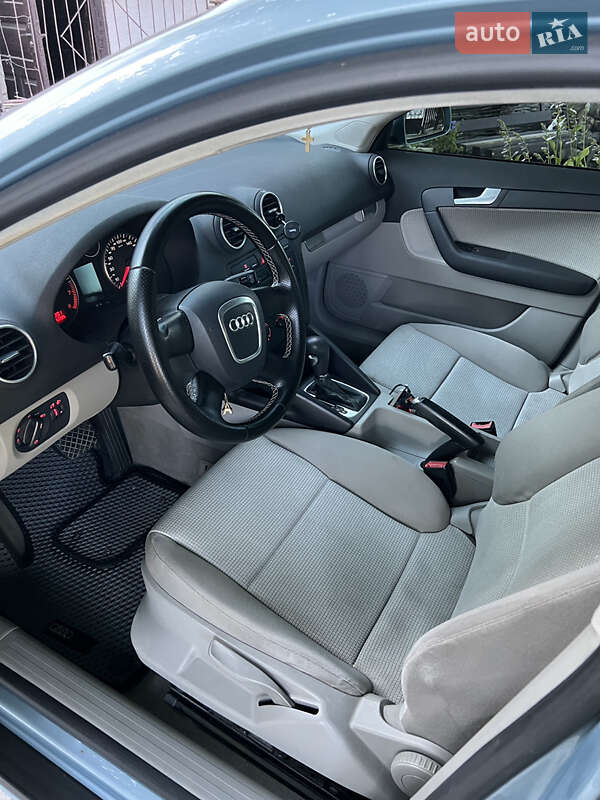 Хэтчбек Audi A3 2005 в Пустомытах