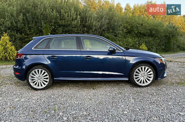 Хэтчбек Audi A3 2016 в 