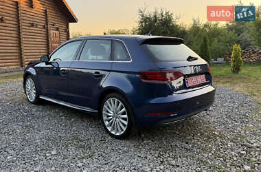 Хэтчбек Audi A3 2016 в 