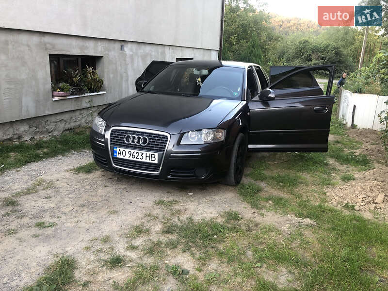 Хэтчбек Audi A3 2005 в 