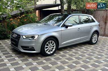 Хэтчбек Audi A3 2015 в Киеве