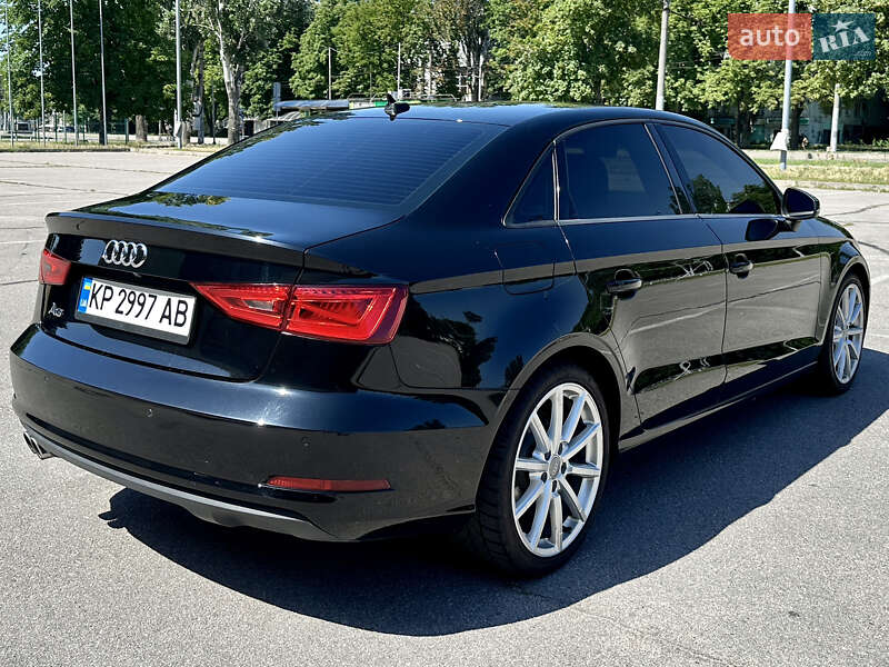 Седан Audi A3 2015 в Запорожье